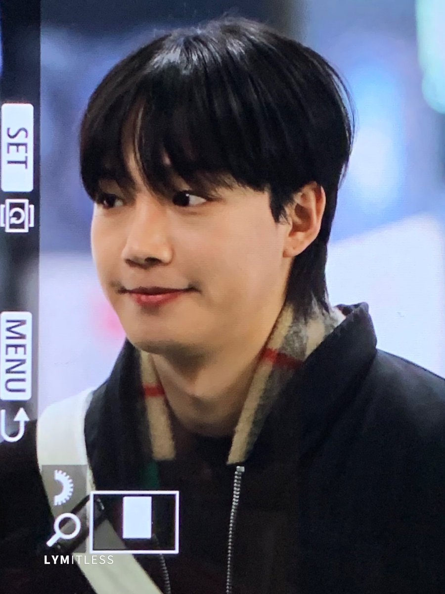 _lymitless's tweet image. 231223 출국💚🖤 #임영민 #영민 #イムヨンミン #ヨンミン #LIMYOUNGMIN #YOUNGMIN
