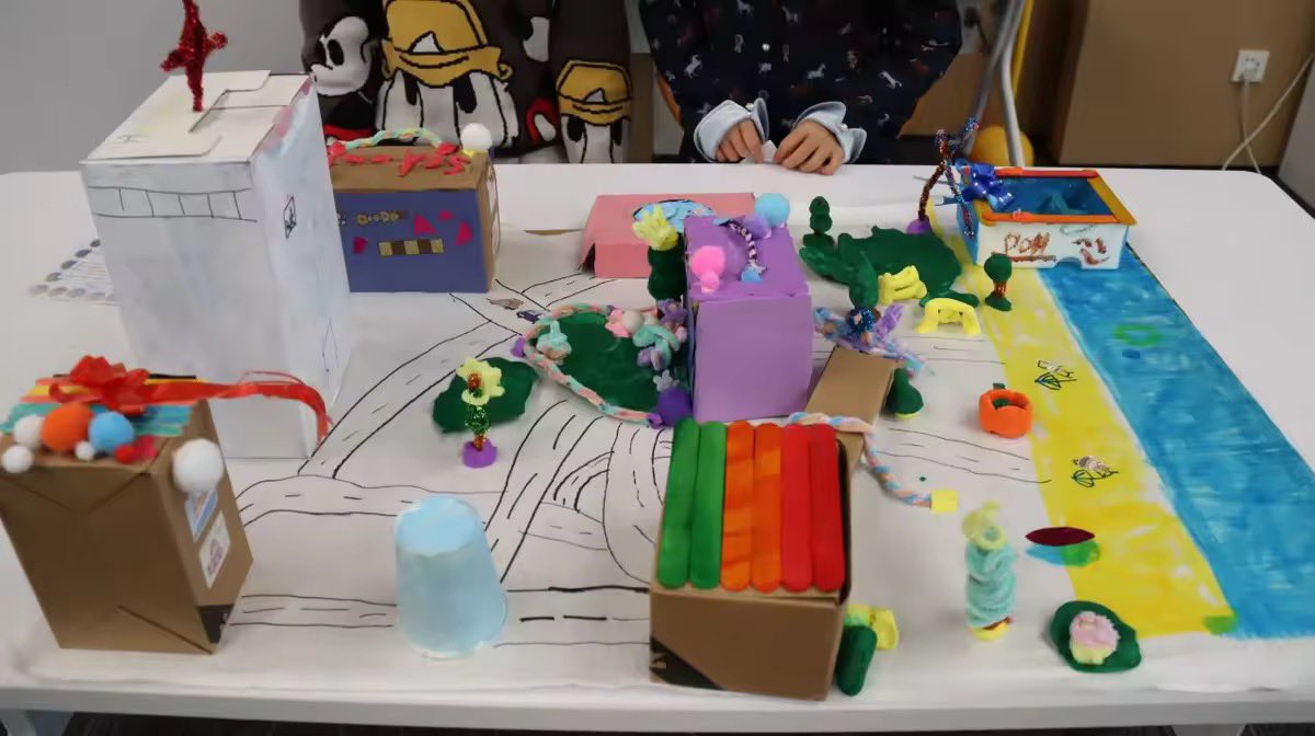 NicoleDorn9's tweet image. G3 Sustainable Cities Showcase๐๏ธ
Itโs incredible how one story (The Lorax) ignited so much passion from these Ss for a more sustainable future! There was so much thought ๐ญ and care โฅ๏ธ that went into their development planning, and it was truly inspiring to see! #SiasIS