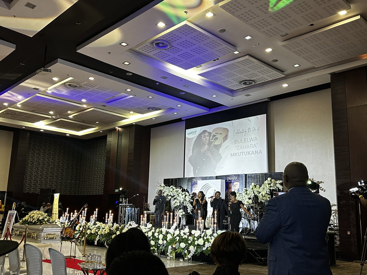 Sinawo Thambo tweet media