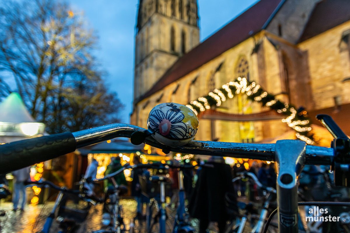 ALLES MÜNSTER fährt den Betrieb über die Feiertage runter und stellt ihn hier bei X komplett ein. Wir möchten nicht mehr auf einer Plattform sein, die so offen für Hass, Hetze und Lügen ist. Wir wünschen ein friedliches und schönes Weihnachtsfest!

PS: Derzeit testen wir Threads.