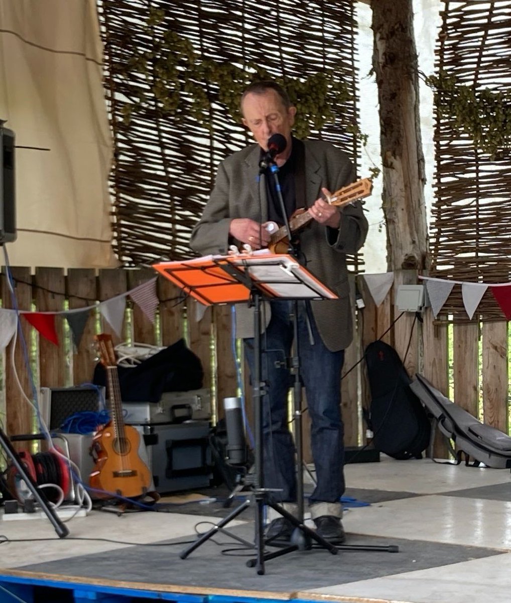 MadeinEVAN's tweet image. EVAN presents... #gigs in the new year.
Mrs Knox &amp;amp; The Good Time Boys &amp;amp;The Clifford Movement, Dufton village hall, 5 Jan.
Mark Stivvy Stephenson &amp;amp; The Rhubarb Thieves, Stainton village hall, 12 Jan.
Doors 7pm, £5 on the door.
buff.ly/41B195K 
#livemusic #localmusicians