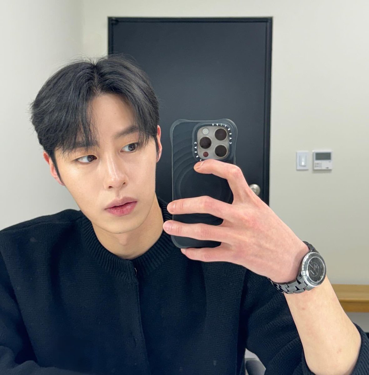 taektaekki's tweet photo. 재욱이 얼굴 미쳤다 https://t.co/gSZm2MgV9i
