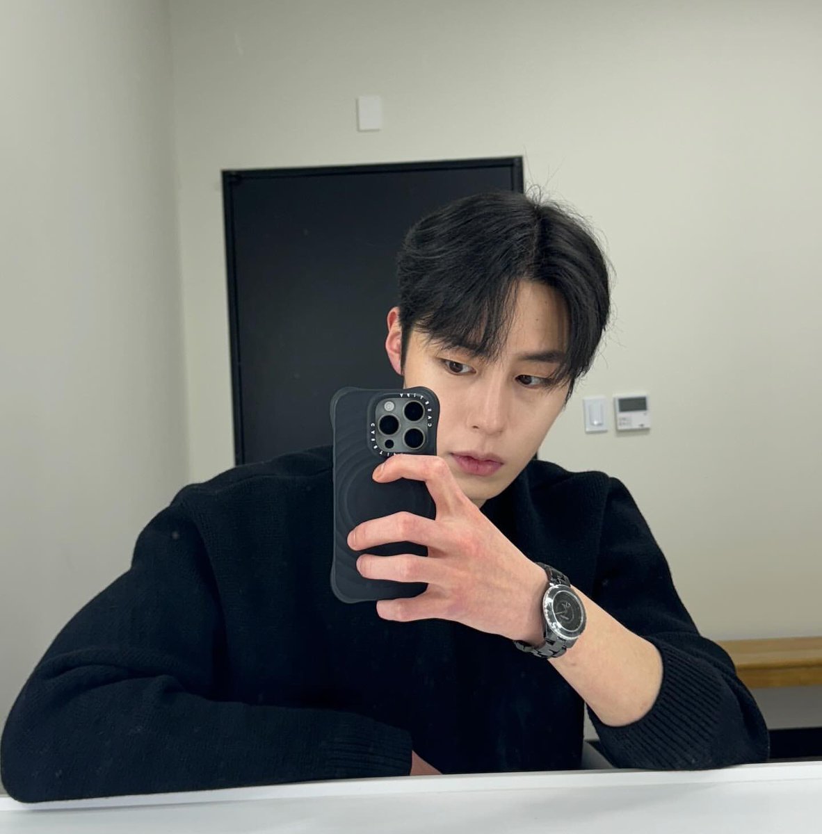 taektaekki's tweet photo. 재욱이 얼굴 미쳤다 https://t.co/gSZm2MgV9i