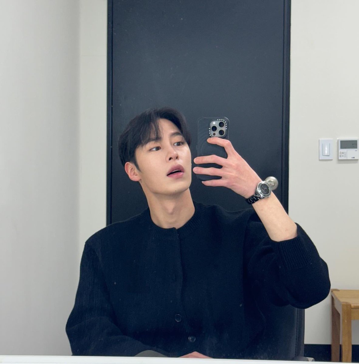 taektaekki's tweet photo. 재욱이 얼굴 미쳤다 https://t.co/gSZm2MgV9i