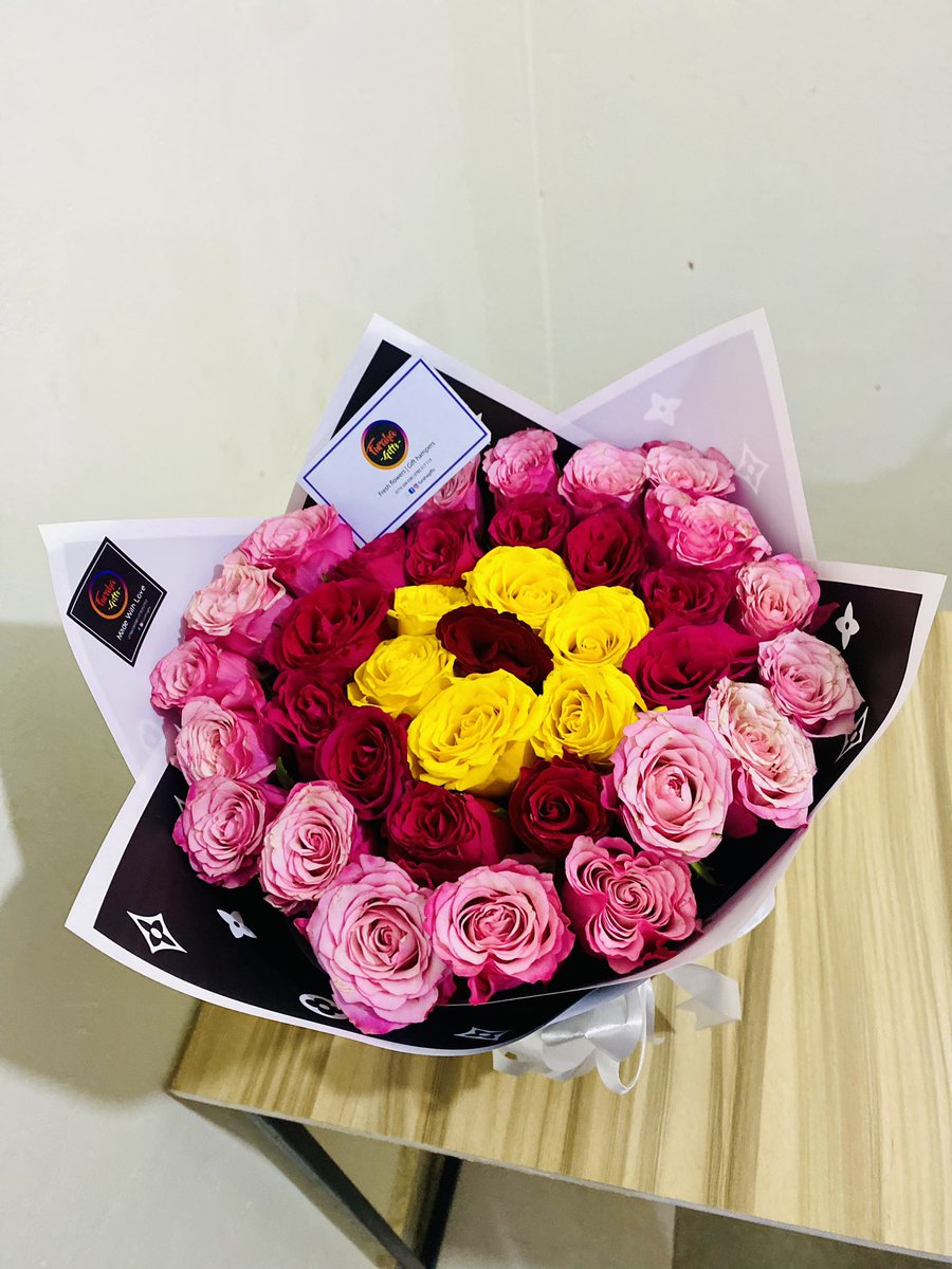 This fresh flower bouquet makes a perfect birthday surprise😊😌.  

Call/text 0779509038 to place your order today🥳🌹🌹