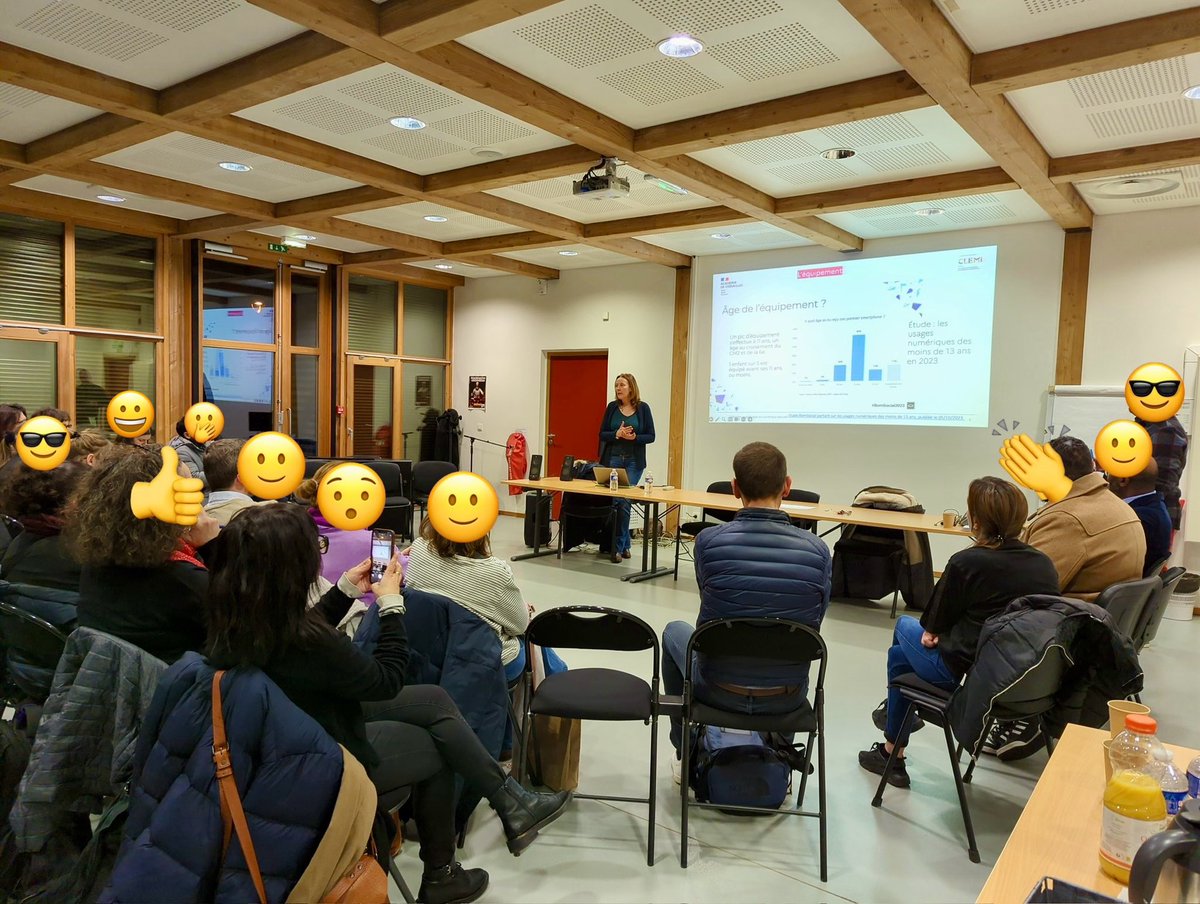 CapCdi's tweet photo. Merci au @clemiversailles et au Major de Police F. Bourgine pour l’intervention sur l’utilisation d’Internet et des #Réseauxsociaux par les adolescents au #CollègeWeiler à #Montgeron 👍 ! 
↪️ https://t.co/893R1AA3g2 
@Montgeron91 @DANEVersailles @acversailles @CAAEEVersailles https://t.co/yPHRM4PsCv
