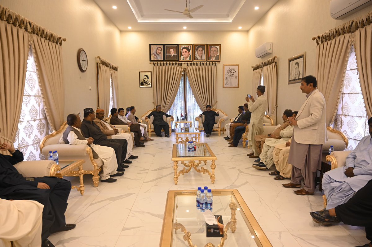 MHouseps76thata's tweet photo. ٹھٹہ: پاکستان پیپلزپارٹی سابق ایم پی اے علی حسن زرداری صاحب کی پیپلزپارٹی ضلعہ ٹھٹہ کی قیادت اور عوام سے محسن ھاؤس ٹھٹہ پر ملاقات
@BBhuttoZardari @AseefaBZ @FaryalTalpurPk @HajiAliHassanZ https://t.co/gCLo6towdz