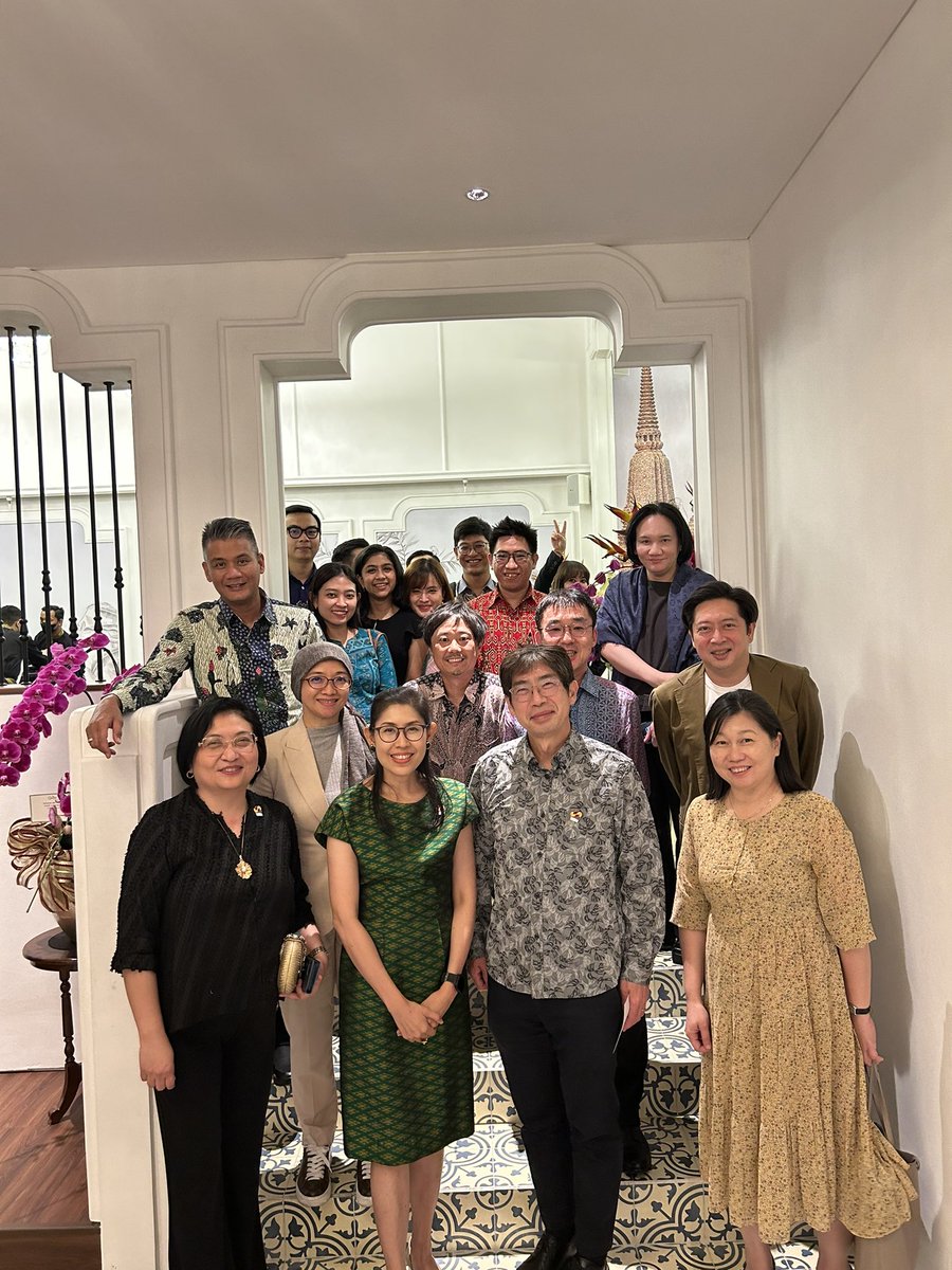 amb_japan_asean's tweet photo. Great thanks to Amb Urawadee &amp; @ASEAN_THAILAND for hosting a dinner to celebrate a successful conclusion of #ASEANJapan50. Pleased to be with so many friends from CPR,  WG, ASEC, &amp; ERIA on this memorable occasion. We all made this wonderful year together! https://t.co/FCttgmay1d