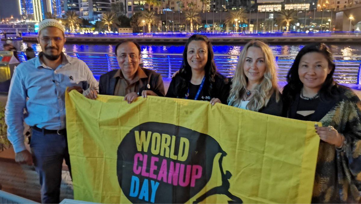 WORLD CLEAUP DAY MAKES A SPLASH AT COP28 🌊☀️🔥🌍🌿🫶 Read the full-blown account of what happened in our blog: shorturl.at/FHLW3 #WorldCleanupDay #LetsDoItWorld #COP28 #ClimateChange #WorldWithoutWaste