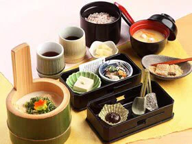  この左の竹のやつですお店のは湯葉も入ってて、美味しかったです 