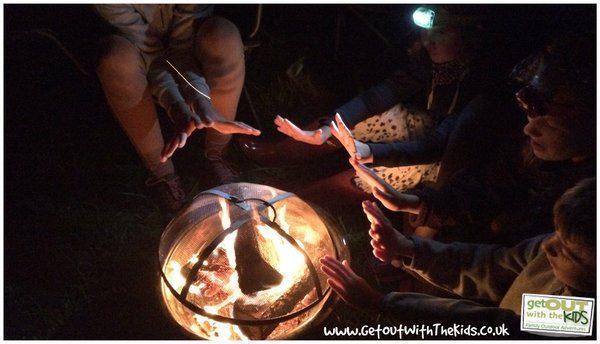 Cosy up around the campfire in the garden toast marshmallows, and sing some Christmas carols #GetOutside  #wildtime #outdoors #campfire #outdoorfamilies @OSleisure
