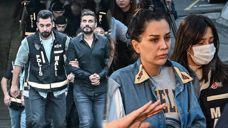 DarkWeb Haber (@darkwebhaber) on Twitter photo Gazeteci Murat Ağırel:
Adliye kulislerinde genişletilmesi beklenen Polatgiller soruşturmasının artık tamamlanacağı yönünde bir görüş var. 
Öğrendim ki soruşturmanın yasadışı bahis ayağının ünlü bir isme uzanması üzerine sürece müdahale edildi. Bu müdahalenin Ankara’da en Gazeteci Murat Ağırel:
Adliye kulislerinde genişletilmesi beklenen Polatgiller soruşturmasının artık tamamlanacağı yönünde bir görüş var. 
Öğrendim ki soruşturmanın yasadışı bahis ayağının ünlü bir isme uzanması üzerine sürece müdahale edildi. Bu müdahalenin Ankara’da en