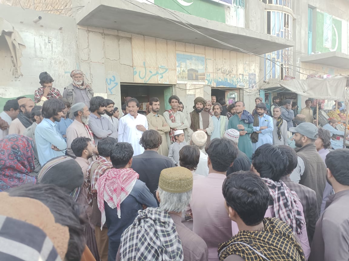 BYCKech's tweet photo. بلوچستان کے دیگر علاقوں کی طرح ماشکیل میں بھی اس وقت ریاستی دہشتگردی کے خلاف لوگوں سڑکوں پر نکل چکے ہیں۔
بلوچستان کے ہر علاقے سے لوگ اس وقت ریاستی دہشتگردی کے خلاف نکل چکے ہیں۔
#MarchAgainstBalochGenocide https://t.co/REygdDVSpT