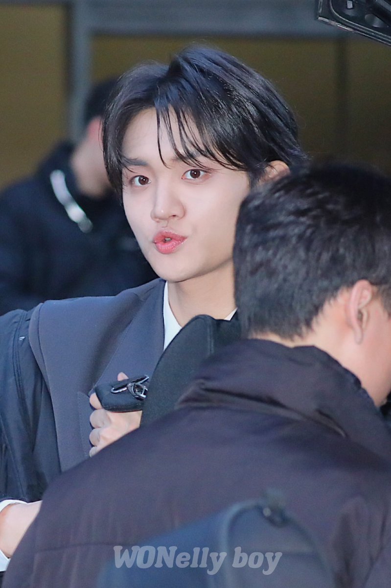 WONellyboy's tweet photo. 231223 #조원상 #LUCY #루시 

2023년 얼굴 대상 등장 🏆 https://t.co/TBWhkLwYpc