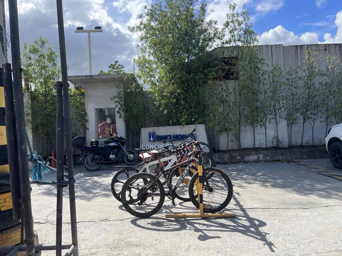 Even those that make the concrete poured into your condos and office buildings cycle to work. We don’t joke when we say people on bikes build our cities.

 📍 DMCI Homes Concrete Services, Pasig City

#cyclingistransport 
#bikerack
#bikeparking