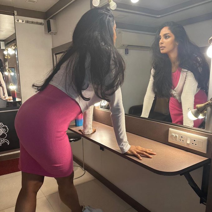 GCBOxC1aUAAemzr?format=jpg&name=small