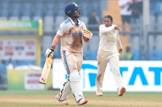 Deepti Sharma in Test cricket:  29*(73), 54(168), 66(167), 3*(13), 67(113), 20(18) & 78(171).   - Deepti, such a fighter. 🫡
नारी शक्ति 
 #INDvAUS #CoronavirusUpdates