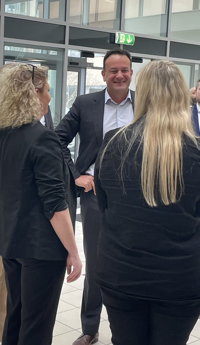 Siobhan Lines (@siobhanlines2) on Twitter photo Christmas visit from the Taoiseach Merry Christmas to all especially those who are working ๐๐ Christmas visit from the Taoiseach Merry Christmas to all especially those who are working ๐๐