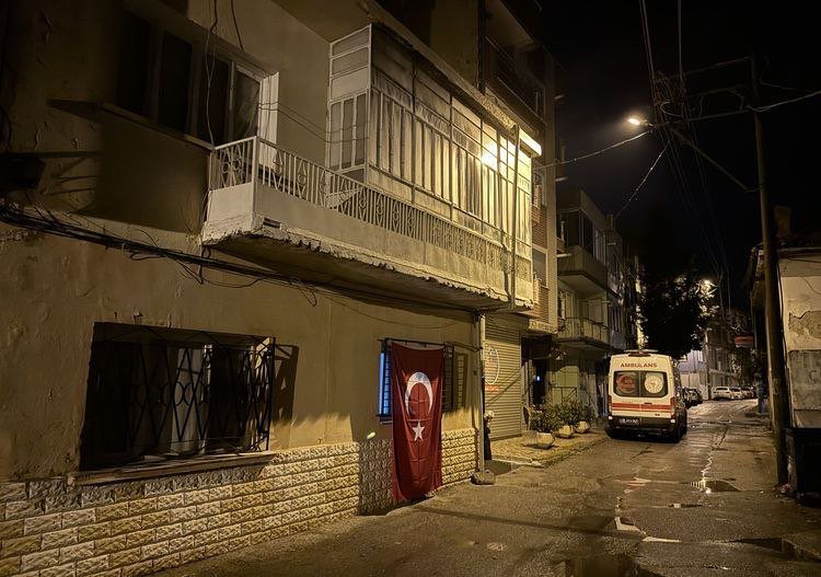 Bugün bir kez daha gördük ki;

Ayakta durmakta zorlanan evler, bu vatanı ayakta tutmaya devam ediyor.