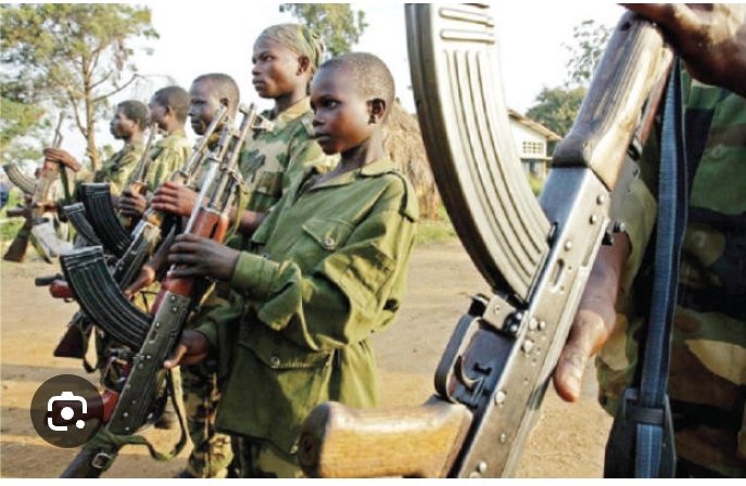 Shirimpumu58184's tweet photo. Recruitment of children in armed groups is up by 45% in the DRC. We cannot turn a blind eye to this escalating tragedy.#SaveDRC It's a collective responsibility to ensure the safety and well-being of every child.#Tshisekedi#saveDRC https://t.co/qU51Qi5D5F