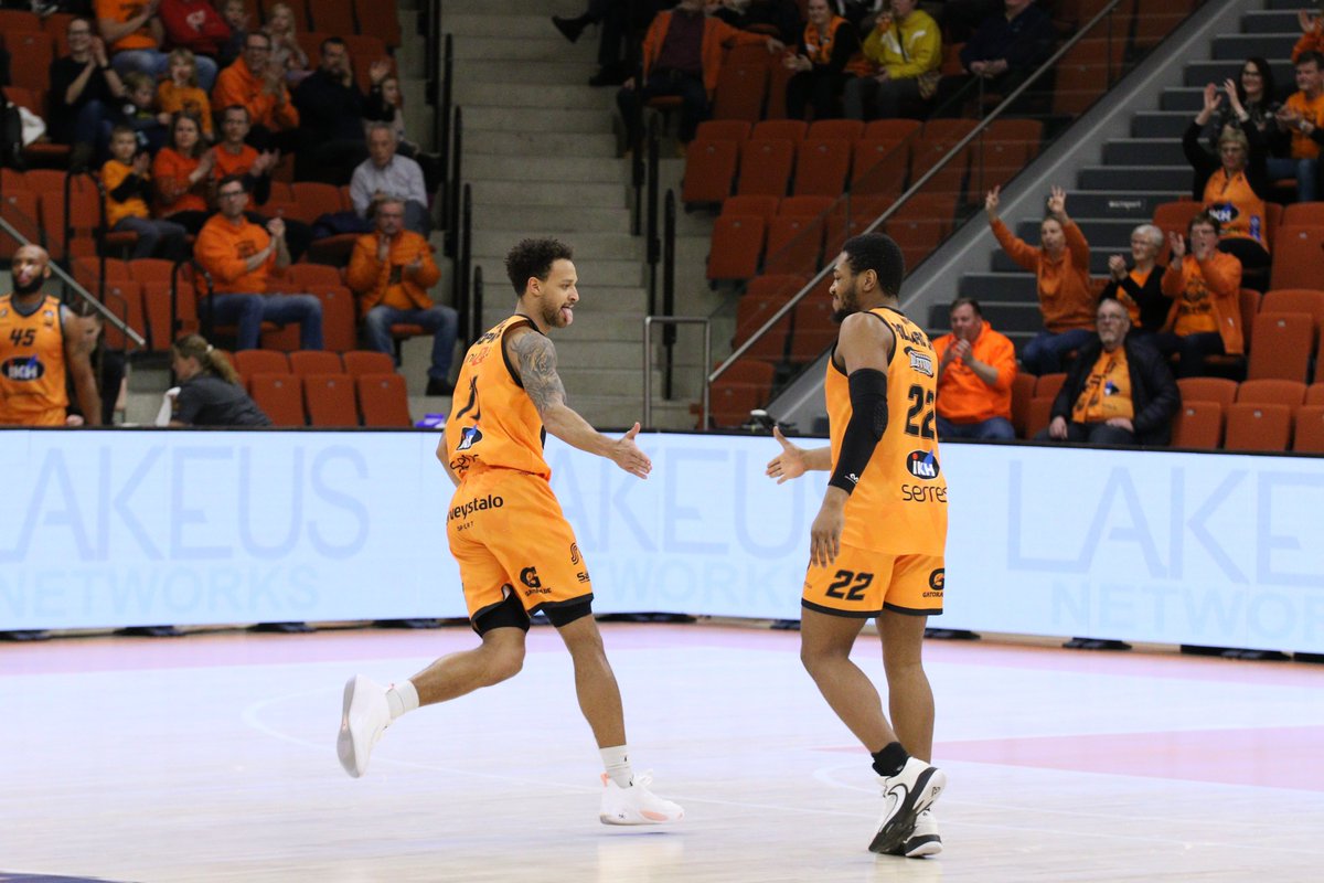 Karhubasket tweet media