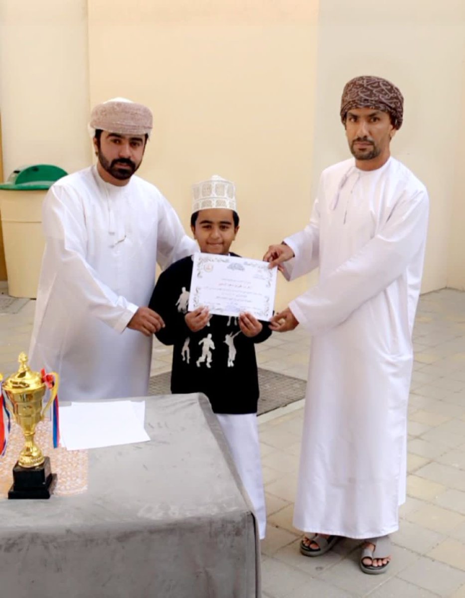 JunadaSchool's tweet photo. بعض الصور من تكريم معلمين مادة الدراسات الاجتماعية بقيادة الأستاذ محمد السعيدي لطلاب الفائزين في مسابقتين التي تم الإعلان عنها في بداية العام الدراسي :-
1- الطلاب المتميزين على المستوى 
الأخلاقي والعلمي . 
2- المشاريع الفائزة في مسابقة مبتكر الدراسات الاجتماعية. https://t.co/maSIpfFv5G