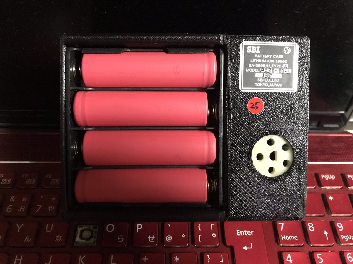 jj5ety's tweet photo. 軍用無線機PRC-25用のバッテリーケースをS.B.I様@SBI_Corp より頒布して頂きました！
これでバッテリー問題を気にせずPRC-25を使い倒せるようになりましたよ
離島への移動運用とか聖地巡礼とかに持っていきたいですね
＃アマチュア無線 https://t.co/BoZF37EBKH