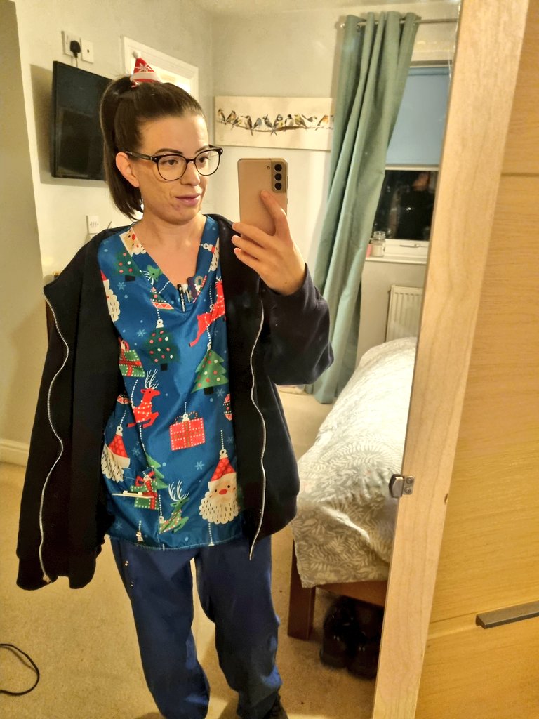CoplandStevie's tweet photo. One more festive night shift to go and then it's Christmas time 🥰. My first one off since I qualified 👌 https://t.co/Bnu7WbfNZA