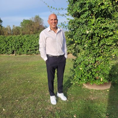Xavigir's tweet photo. #NuevaFotoDePerfil https://t.co/AyORXOOsUY