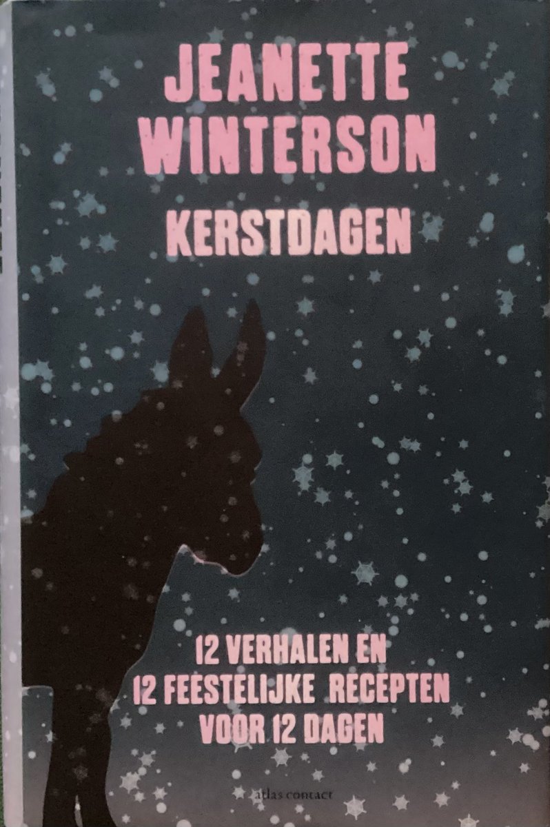 Uit 2016 maar komt elke Kerst uit de boekenkast. Sprookjesachtige kerstverhalen met thema’s die altijd actueel blijven. Uit ‘ De Chinese dumplings van Shakespeare and Company’: Wees niet ongastvrij tegen vreemdelingen want het kunnen engelen in vermomming zijn.’