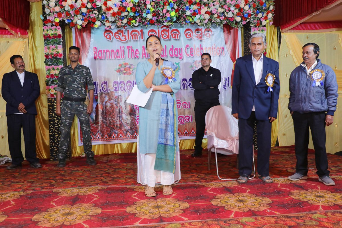 deepalidas95's tweet photo. I had the pleasure of attending the annual function at Samasingha High School, Kolabira Block. The cultural program showcased by the students was truly remarkable. I wish these talented children a bright and prosperous future.
#jharsuguda
#barnali https://t.co/AXnJTmlwWP