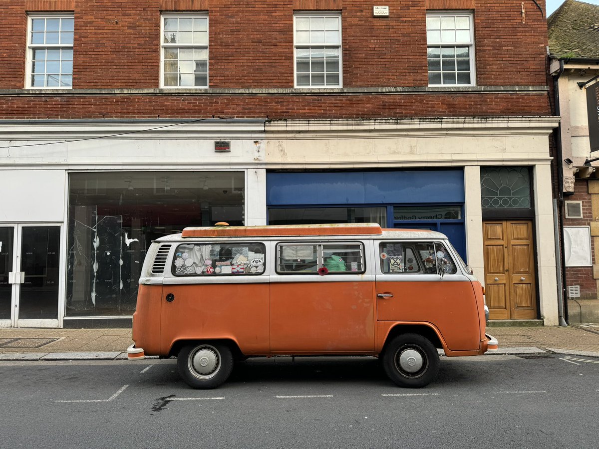 flaneurUK's tweet photo. Good start to the Saturday #streetspots! A 1978 Volkswagen T2 Camper still local to its plates. https://t.co/dlQ07iWJHJ