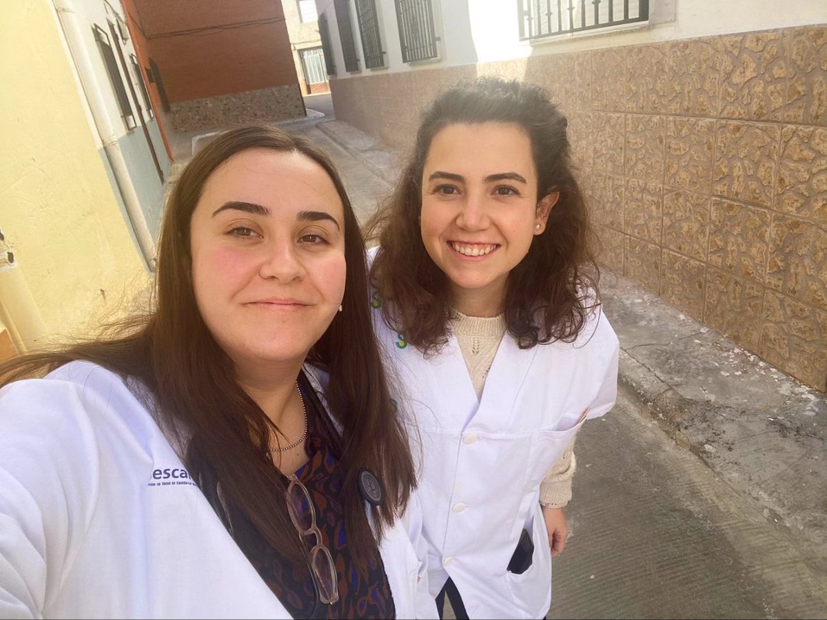 ¡Qué suerte la mía por compartir los  últimos meses del año con @ochando_lucia, #R2 de #MFyC en su #RotaciónRural! 

❤️

#MedicinaRural
#YoMédicaDeFamilia