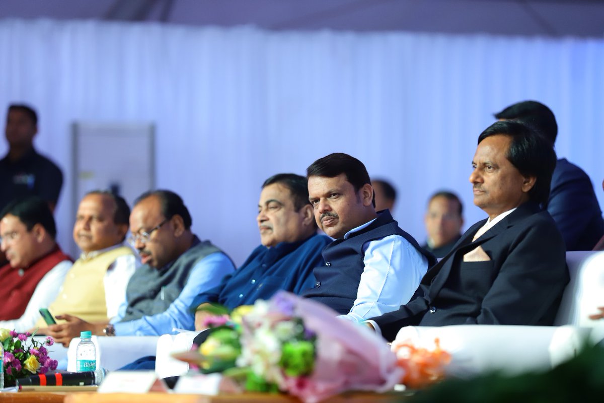 RailAnalysis's tweet photo. #MahaRail inaugurates 9 ROBs across Maharashtra, this marks the completion of 24 #ROBs alone in the Year 2023
Read more...https://t.co/2W4fr1e8tr
#MRIDC #indianrailways #railway #infrastructure #bridges #tunnel #construction #roadoverbridge #inauguration #flyovers #project https://t.co/hxh3K50BWA