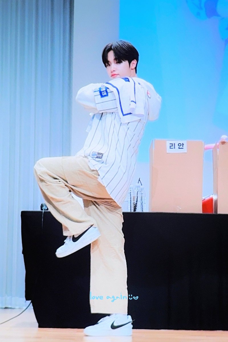 231223 스펀지뮤직 pre

다음 시즌 승리요정은
💙손동표💙 어떠신가욥🥹
<a href="/twittlions/">삼성 라이온즈</a> 

<a href="/members_MIRAE/">미래소년 (MIRAE)</a>
#미래소년 #손동표 #동표
#동표의하트는빛이난다💖