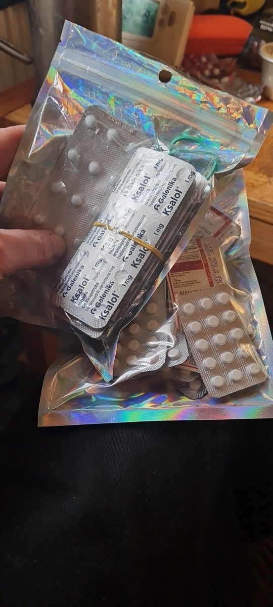 NotDecided420's tweet photo. Got about 300 #Xanax. 
Another 300 coming today. 
#CantRunOut! https://t.co/FusPQRUq3O