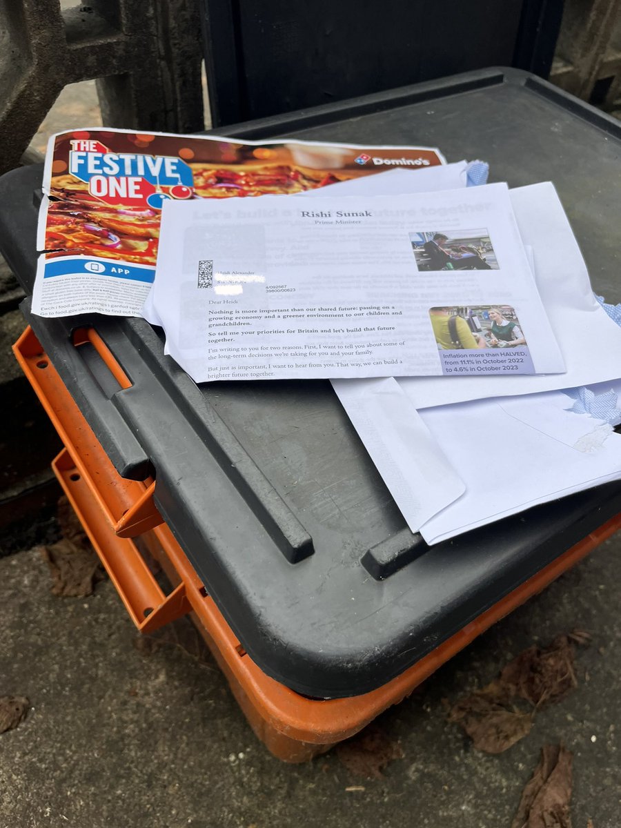 Dear <a href="/RishiSunak/">Rishi Sunak</a>, I’m not sure how you are targeting these letters in #Swindon but I think you might have just wasted a stamp with me. Have a nice Christmas!