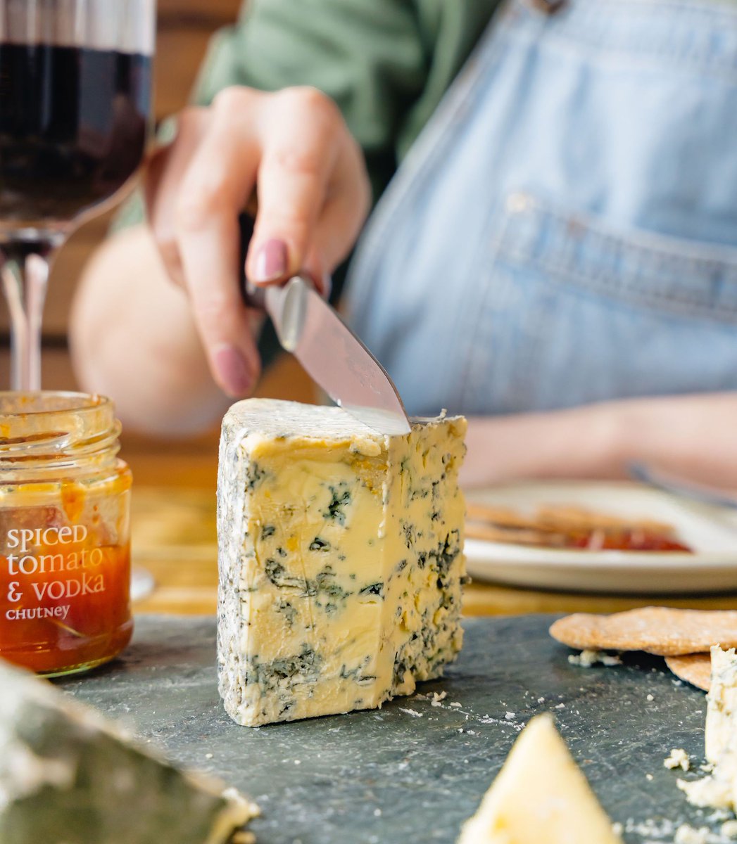 HelloDorking's tweet photo. These are the perfect cheeses for your Christmas table. 🧀
(Especially if you want something a bit different and absolutely delicious).
To pick up all the cheese you’ll need for Christmas, New Year and all the parties in between, visit @HolmeStores 

📸: Henry Catling https://t.co/jg34n3SUaV