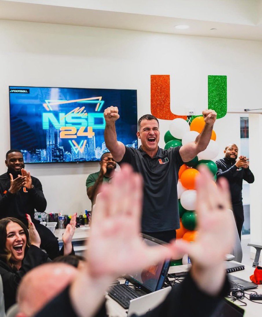 MrLove305's tweet photo. University of Miami Recruiting Class is:
#1 in the Sate of Florida
#1 in the ACC
#3 in the NATION
🗣️ LET. MY. COACH. COOK.
#ItsGreatToBeAMiamiHurricane
#GoCane
😎 https://t.co/K2elYEkAR9