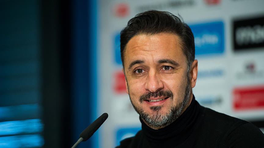 Adı Beşiktaş ile anılan Vitor Pereira: 

Güçlü bir takım kuracağım bir projenin içerisinde yer almak ve bu takımın şampiyonluklar kazanması için savaşmasını istiyorum. Bu, Türkiye ya da başka bir ülkedeki bir kulüp olabilir. Fenerbahçe’ye sonsuza kadar saygı duyacağım. Ancak aynı