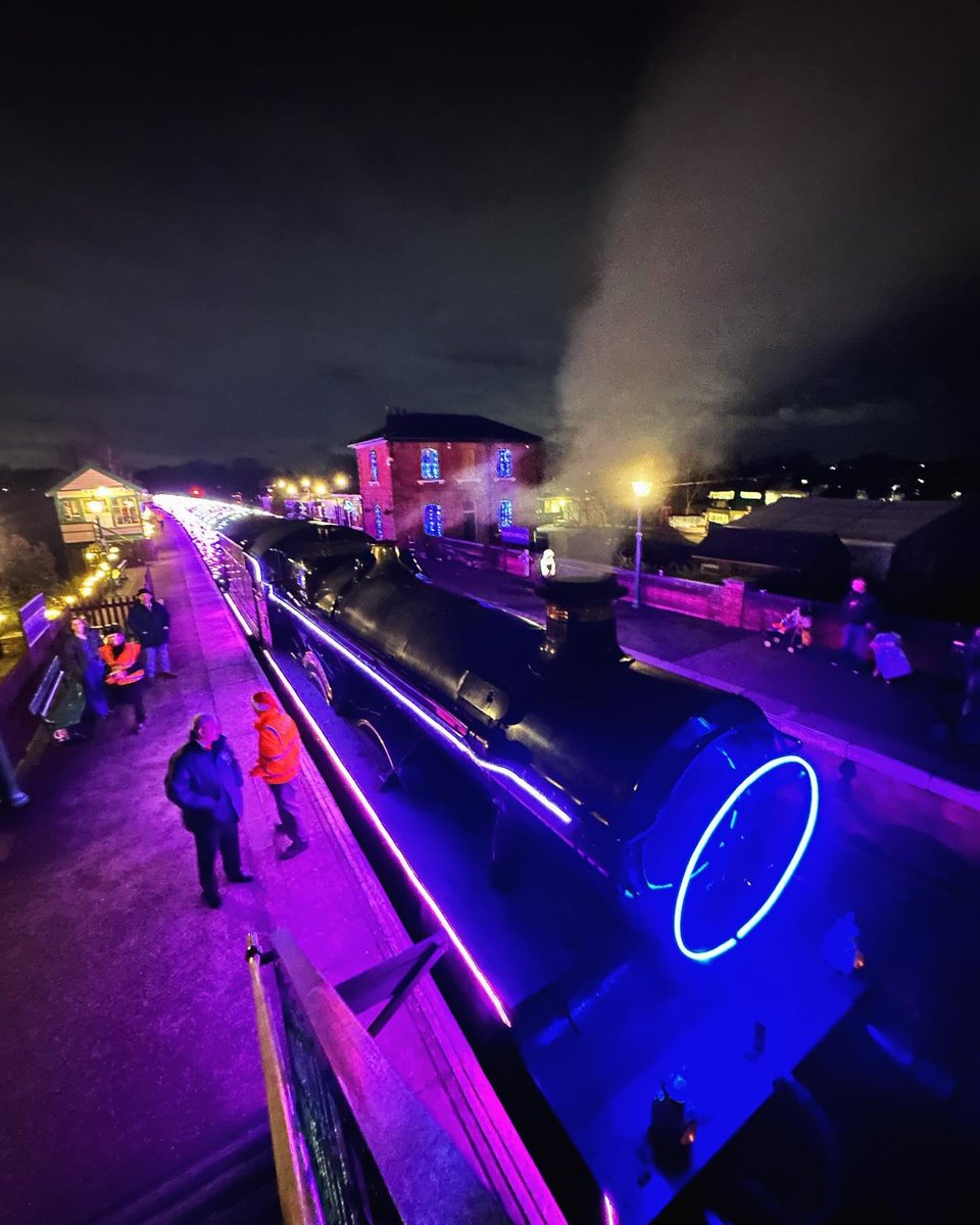 R Y L A N tweet media