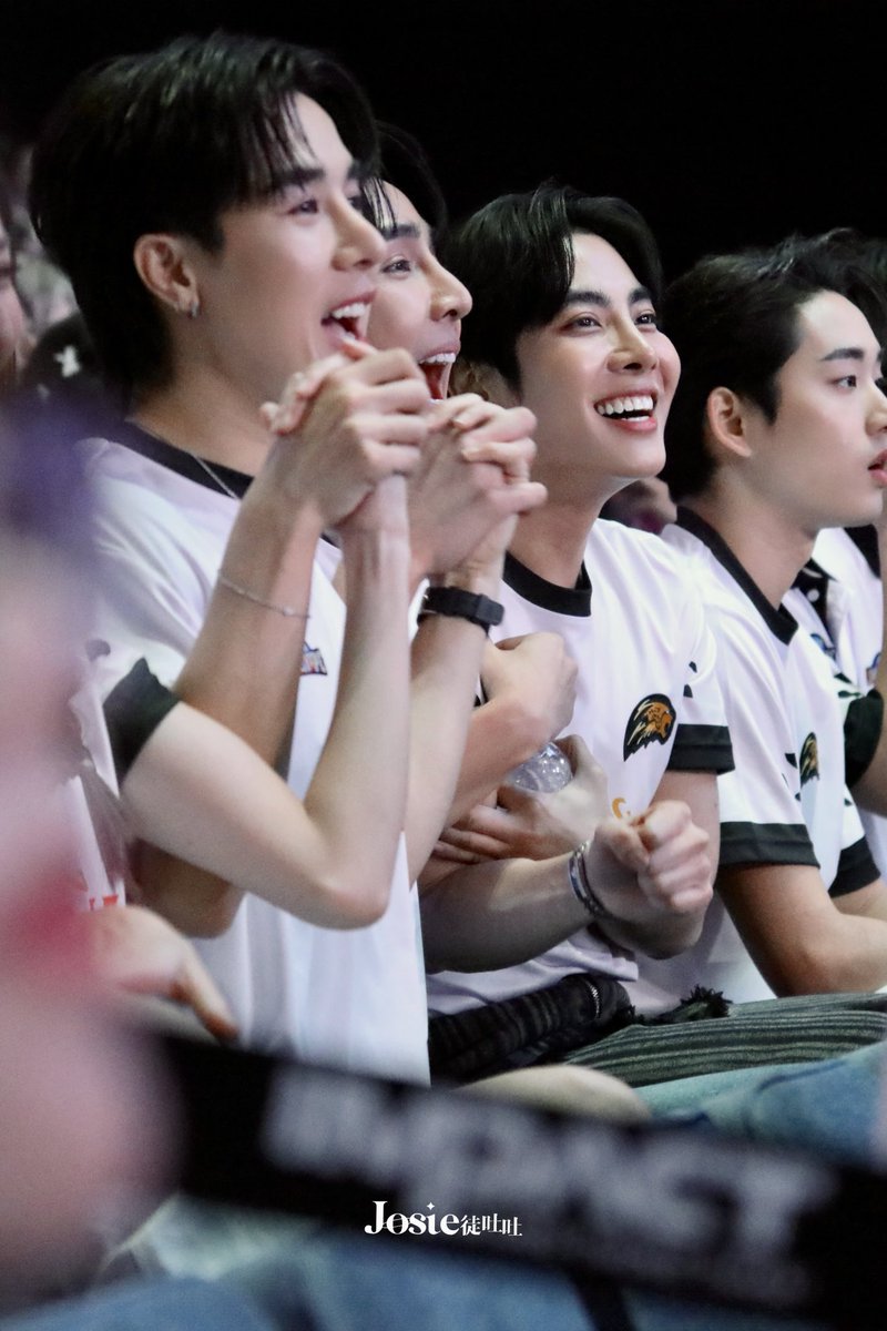 JosieQiaooo's tweet photo. 🥺

#GMMTVStarlympic
#EarthMix  #เอิร์ทมิกซ์ #mixxiw https://t.co/ZWkI8tEGf3