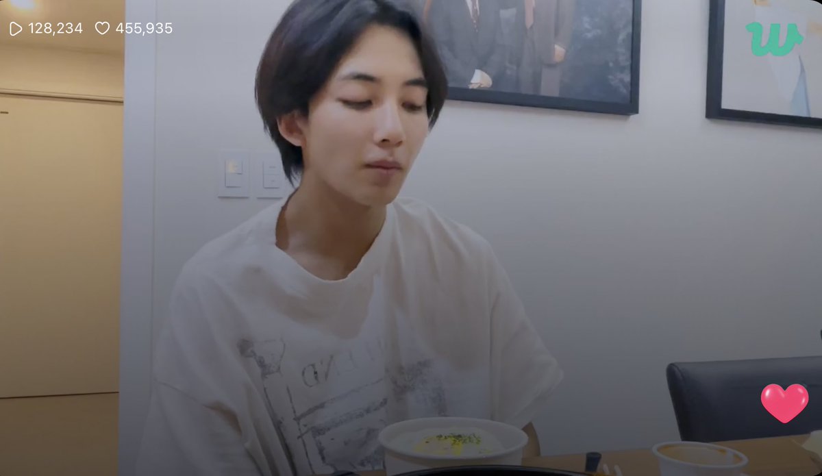 luminus_o_ocean's tweet photo. 이런 얼굴을 하고 살르 뺀다하면 제발요 오빠 https://t.co/SsKJAE7W8M