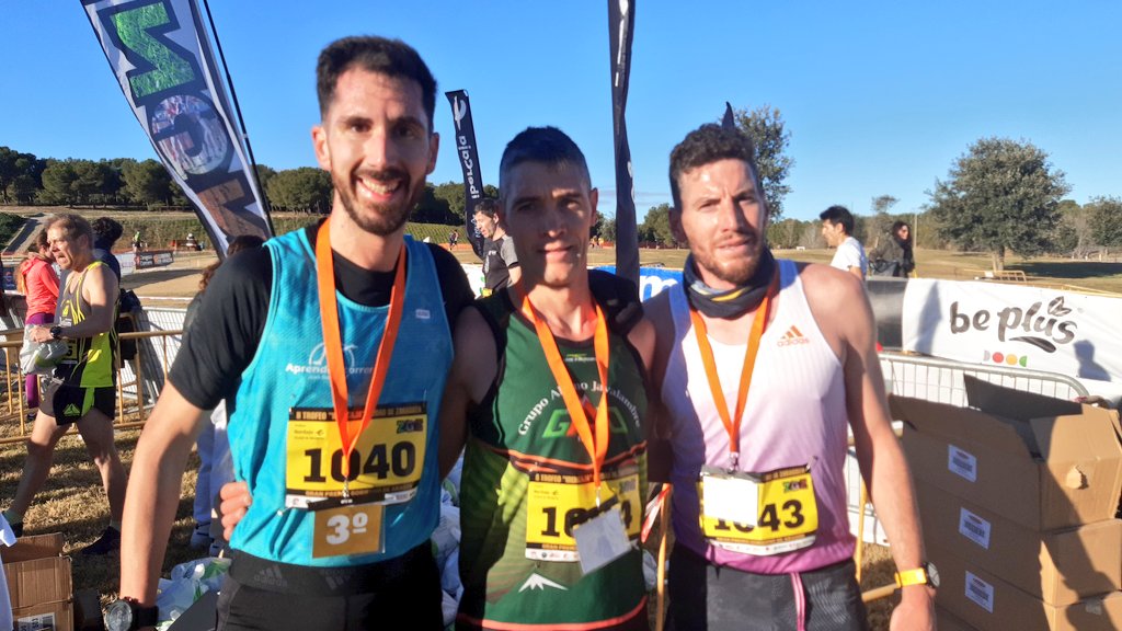 asociacionADOC's tweet photo. Podio cross popular en @cross_aragon
1. Javier Barea
2. Juan José Mondéjar
3. Jorge Jariod https://t.co/bSGIJA09Ed
