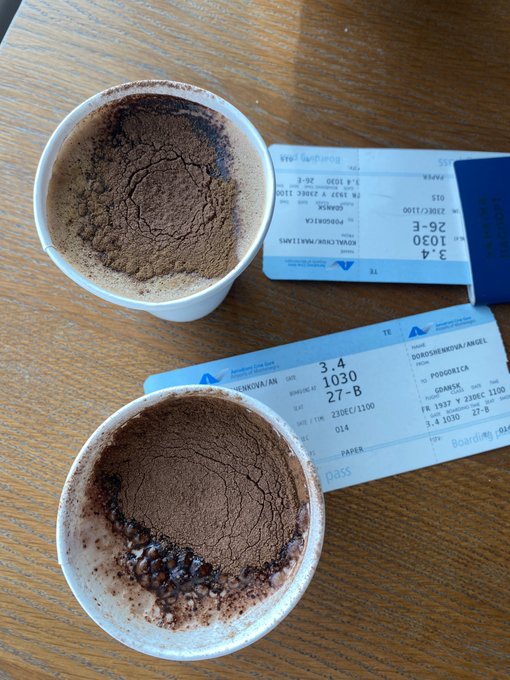 2 стакана с горячим 💩 и билеты в гданск пожалуйста 😍🥰😇 https://t.co/jTD2dLlR0H