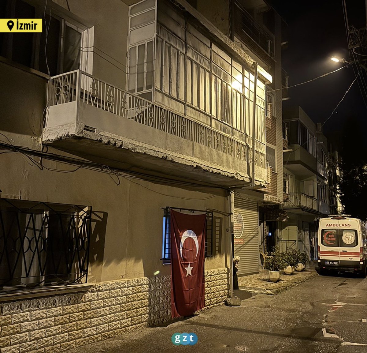 ruhurevanolmus's tweet photo. Ayakta durmakta zorlanan evler, bu vatanı ayakta tutmaya devam ediyor. https://t.co/TTF7WBf9Af