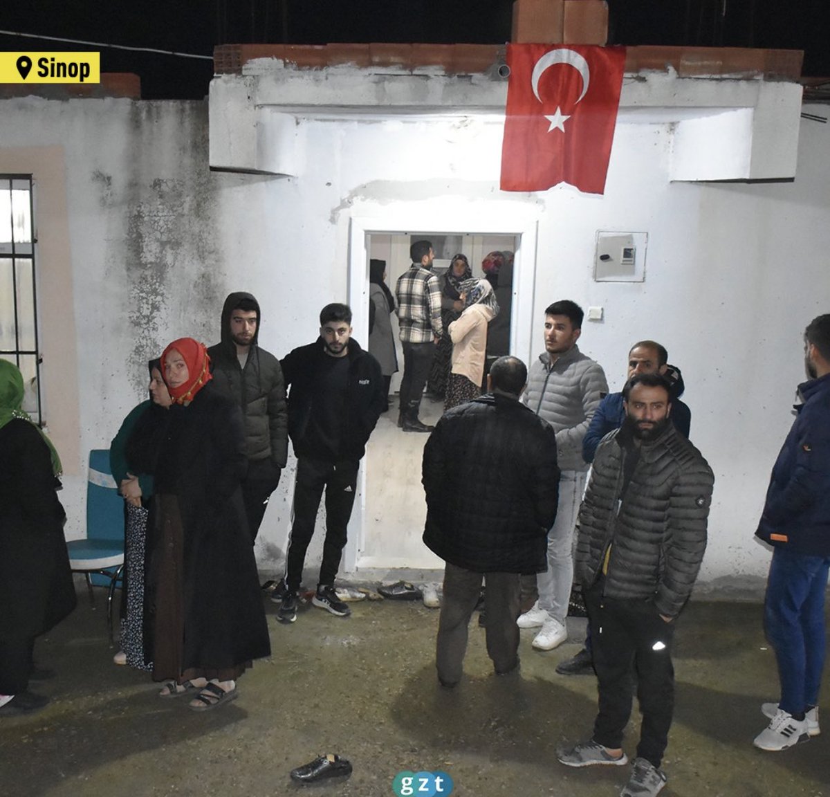 Ayakta durmakta zorlanan evler, bu vatanı ayakta tutmaya devam ediyor.