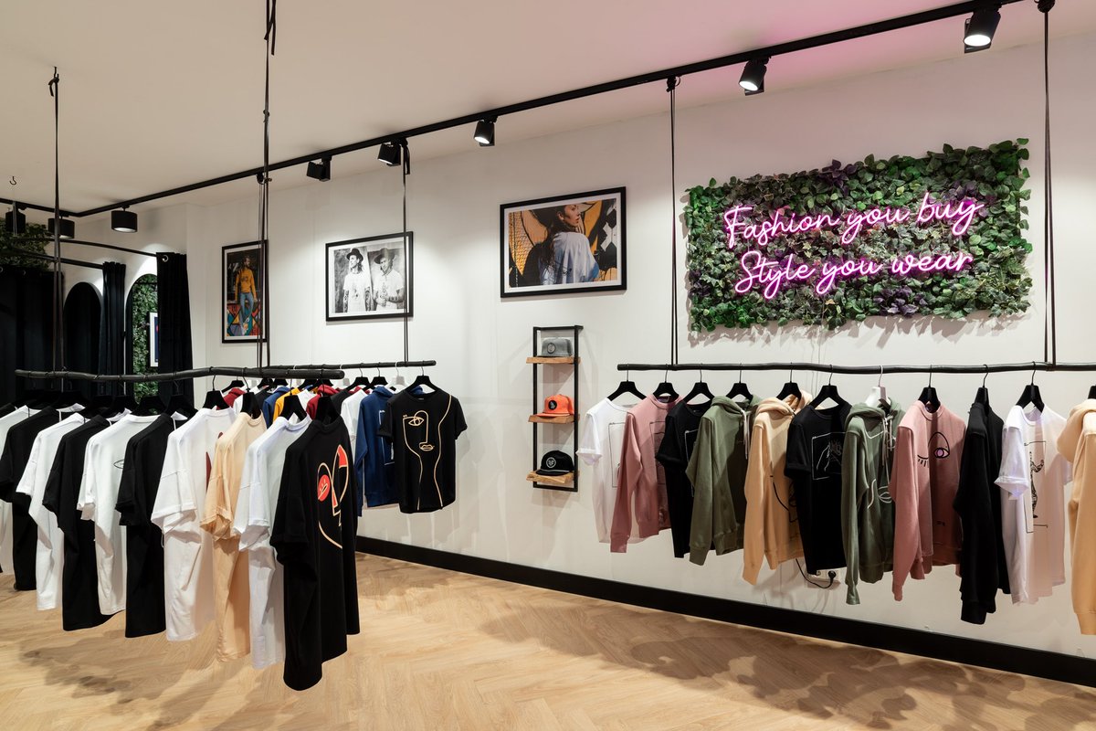 collectthelabel's tweet photo. Last-minute Christmas shopping? We’ve got you covered! 🛍️😃 https://t.co/JtgrKNc5tD