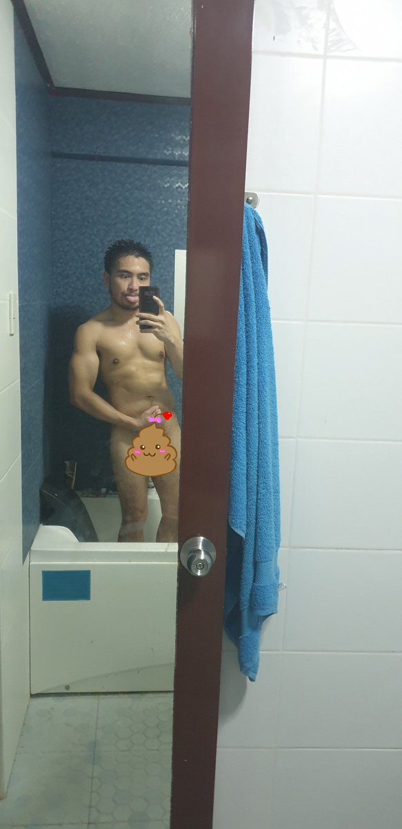 x4nz4's tweet photo. Wtf was I thinking when I took this photo. BRO WHAT IS THAT FACE. https://t.co/LWKUcP0k2f