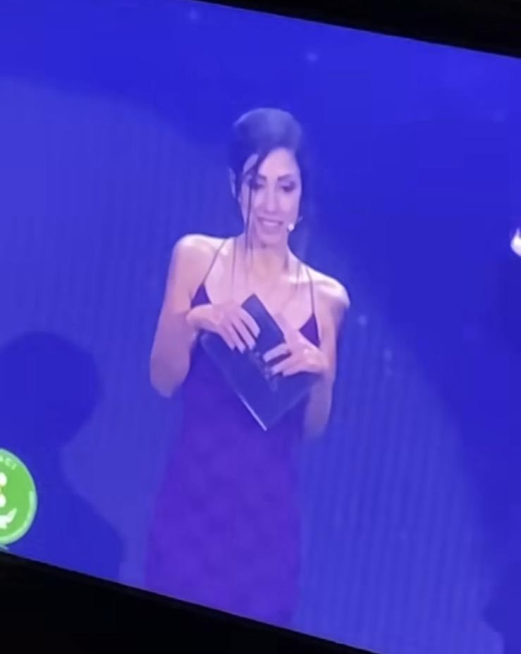 Mas ninguem vai falar desta pessoa?
Parece me mais afetada que o numeiro a partir do 2 assalto.